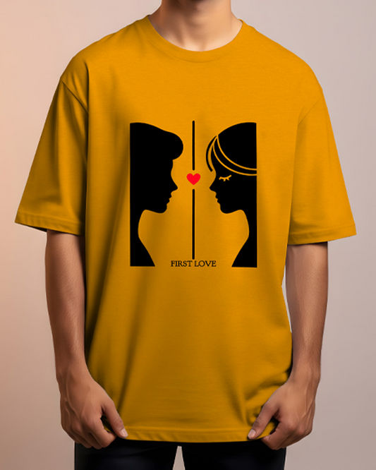 FIRST LOVE - Oversized T-Shirt
