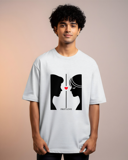 FIRST LOVE - Oversized T-Shirt