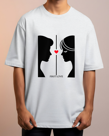 FIRST LOVE - Oversized T-Shirt