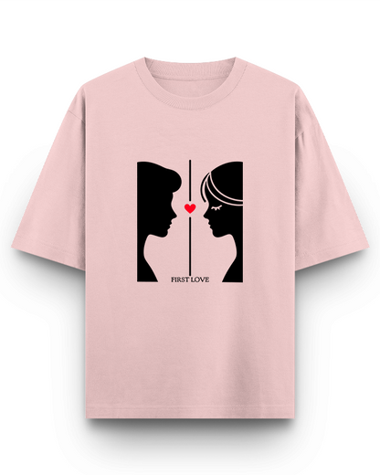 FIRST LOVE - Oversized T-Shirt
